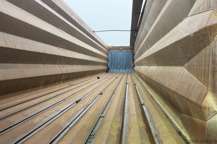 Semirremolque  K100 Schubboden / Swiss-Vehicle