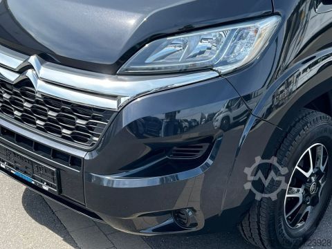 Caravana semiintegrada Carado VAN V132 Pro+