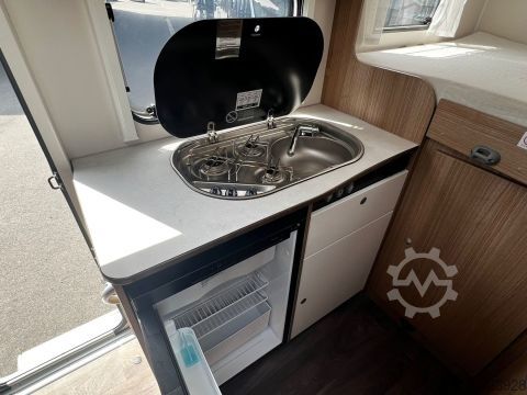 Caravana semiintegrada Carado VAN V132 Pro+