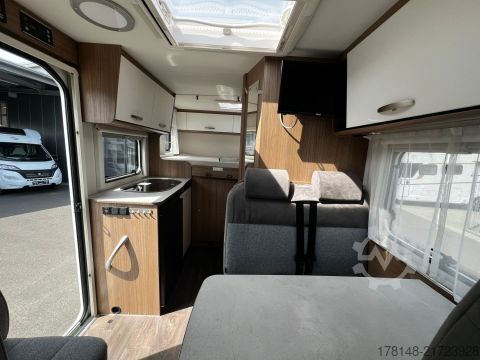 Caravana semiintegrada Carado VAN V132 Pro+