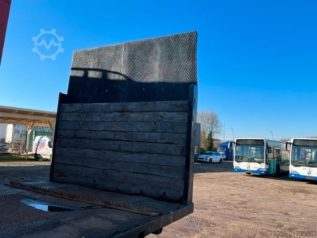 Auflieger mit Arbeitsbühne KOTSCHENREUTHER Plateau mit Holzrungen