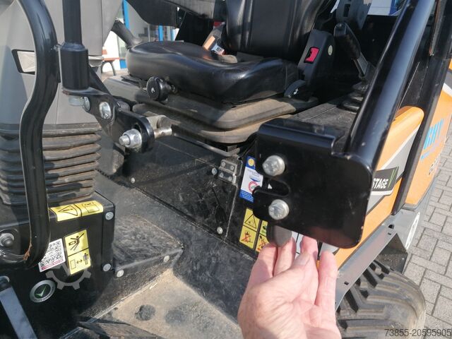 Kolový nakladač GIANT G2700 X-tra HD with loader bucket and palletfork