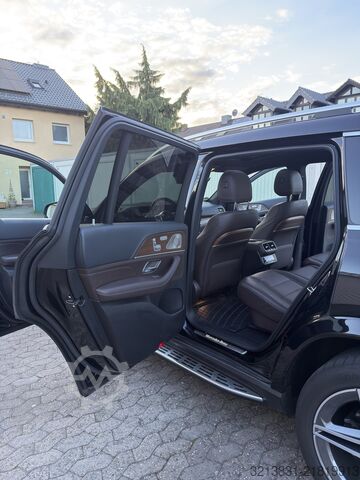 Mercedes-Benz GLS 350 d 4MATIC AMG Line Mercedes-Benz GLS 350 d 4MATIC