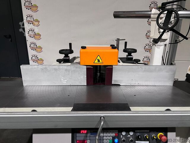 Stolní frézka SCM T130E