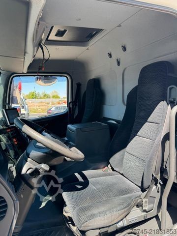 Kamion sa ravnom platformom i ceradom MERCEDES-BENZ ATEGO 818 *  * LBW * AUTOMATIK * 8.600 KG *