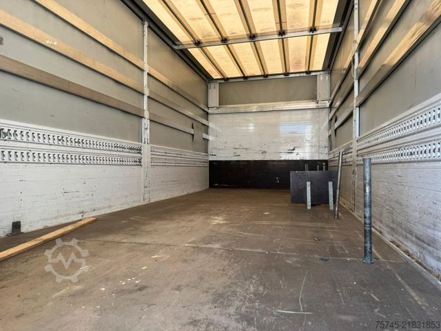 Kamion sa ravnom platformom i ceradom MERCEDES-BENZ ATEGO 818 *  * LBW * AUTOMATIK * 8.600 KG *