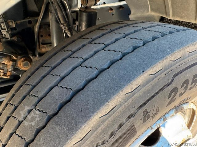 Kamion sa ravnom platformom i ceradom MERCEDES-BENZ ATEGO 818 *  * LBW * AUTOMATIK * 8.600 KG *
