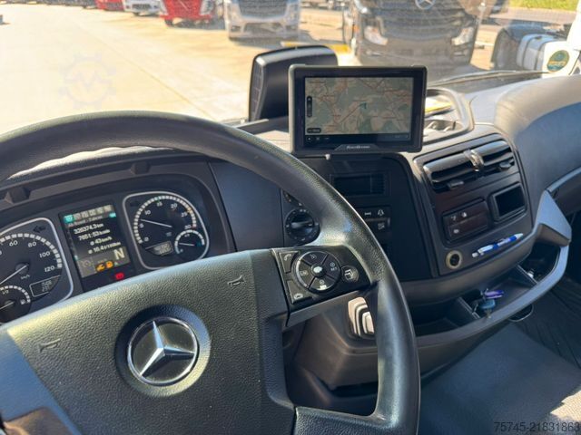 Kamion sa ravnom platformom i ceradom MERCEDES-BENZ ATEGO 818 *  * LBW * AUTOMATIK * 8.600 KG *