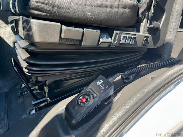 Kamion sa ravnom platformom i ceradom MERCEDES-BENZ ATEGO 818 *  * LBW * AUTOMATIK * 8.600 KG *