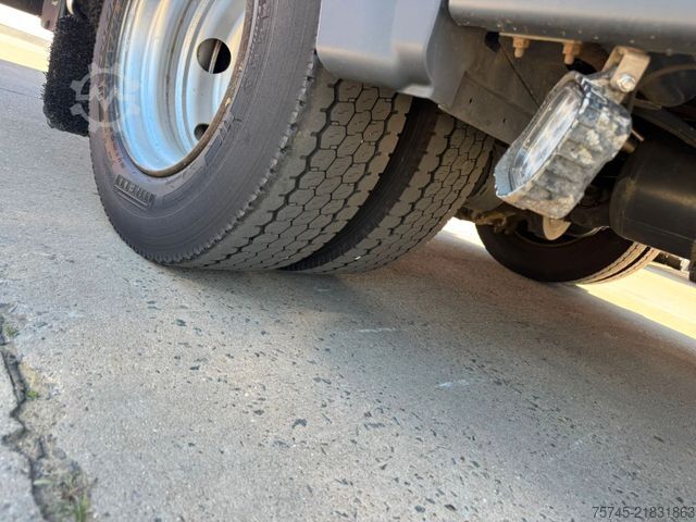 Kamion sa ravnom platformom i ceradom MERCEDES-BENZ ATEGO 818 *  * LBW * AUTOMATIK * 8.600 KG *
