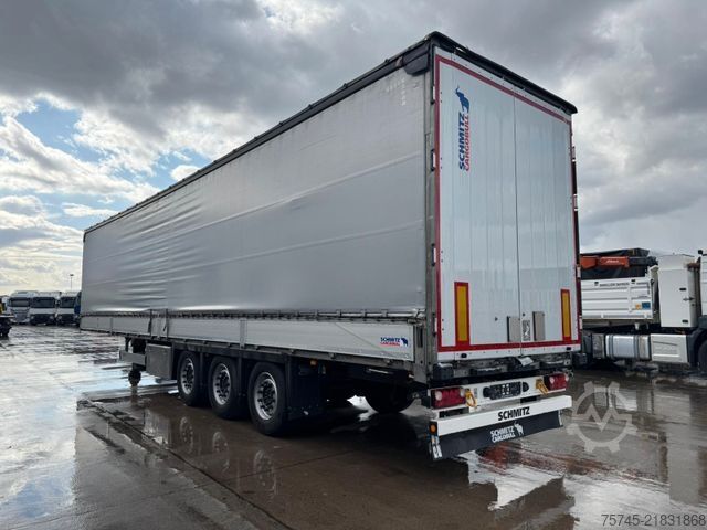Semirimorchio con telone SCHMITZ CARGOBULL SCB*S3T *  STANDART * LIFTACHSE * HUBDACH *