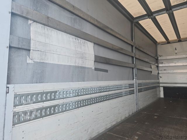 Kamion sa ravnom platformom i ceradom MERCEDES-BENZ ATEGO 818 * ACC * 1.HAND * BÄR LBW 1T*SPURASSIST