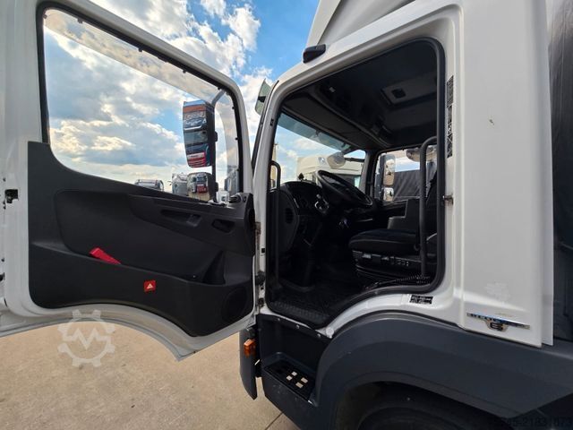 Kamion sa ravnom platformom i ceradom MERCEDES-BENZ ATEGO 818 * ACC * 1.HAND * BÄR LBW 1T*SPURASSIST