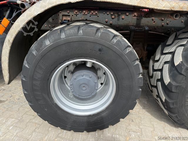 Camion benne à bras amovible MERCEDES-BENZ 4144 Actros MP2 Abrollkipper 8x8 Singlebereifung