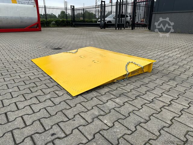 Contentor Onbekend ramp 2m wide / 7.500kg