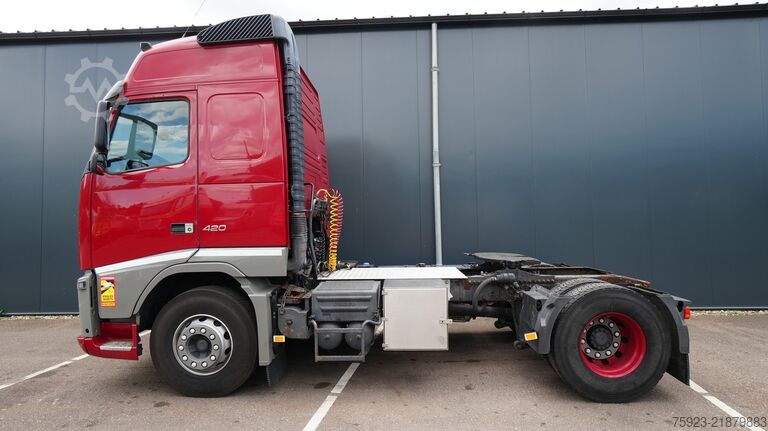 Hazardous substances Volvo FH 420 ADR Globetrotter with COMPRESSOR