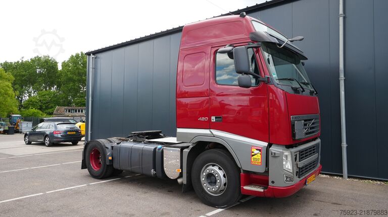 Hazardous substances Volvo FH 420 ADR Globetrotter with COMPRESSOR