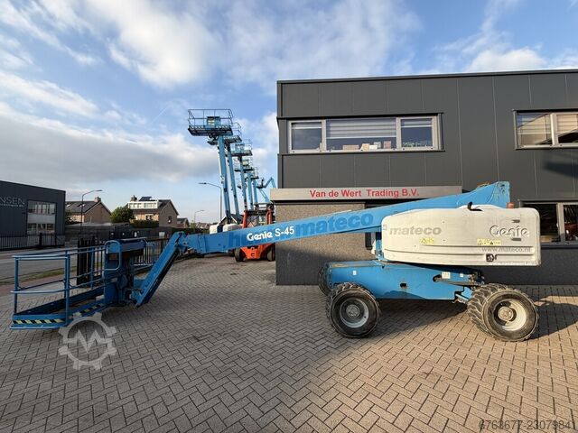  GENIE S-45 Telescoop hoogwerker / boomlift  4x4 DEUTZ DI