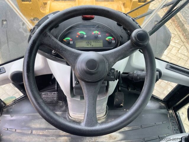 Ładowarka kołowa CAT 906 M 2018