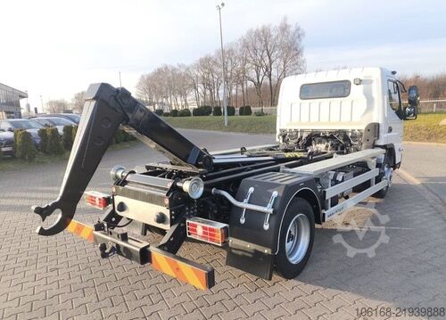 Haakarm vrachtwagen Fuso Canter 9C18 Abrollkipper