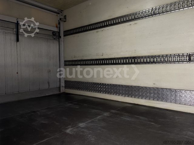 Transporter mit Koffer VOLKSWAGEN Crafter 35 *Ladebordwand* LED+NAVI+TEMPOMAT 4606