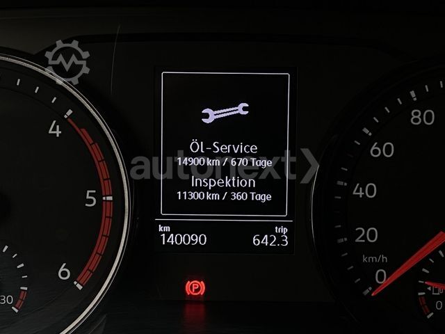 Transporter mit Koffer VOLKSWAGEN Crafter 35 *Ladebordwand* LED+NAVI+TEMPOMAT 4606