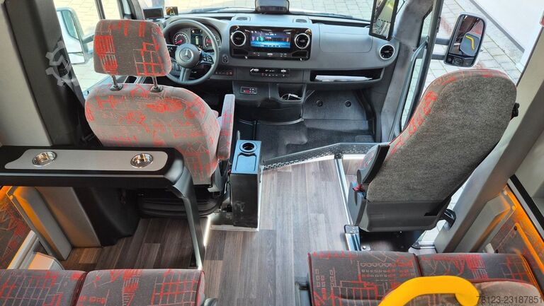 Minibus MERCEDES-BENZ Sprinter 519 30 Sitzer  Lagerfahrzeug Transfer-S