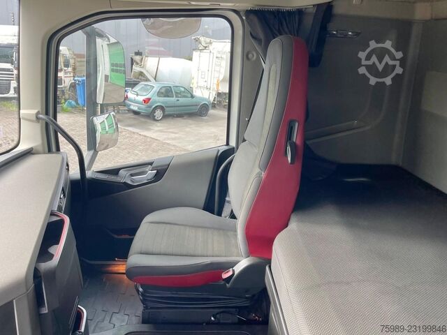 Volvo FH 500 YV2RT40A5JB855299 EURO 6, hidráulica de toma de fuerza, frigorífico, ITV válida hasta e Volvo FH 500 YV2RT40A5JB855299  EURO 6, PTO Hydraulic...