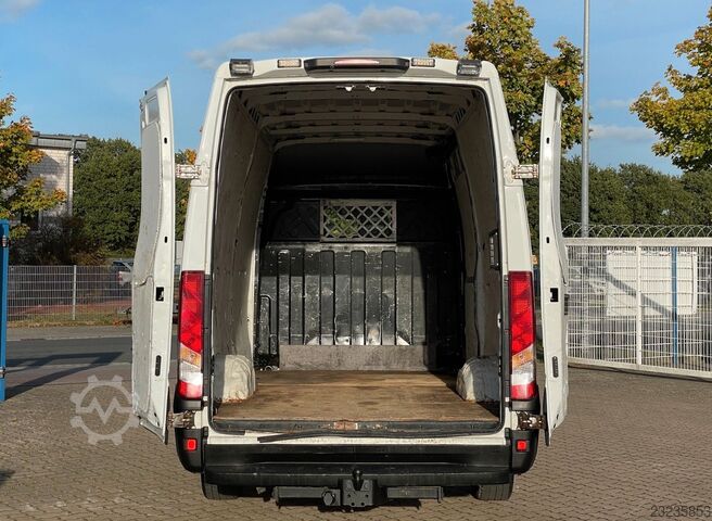 Komercijalno vozilo sa visokim krovom IVECO Daily HKa 35 S15/ AC/ RFK/ CargoPaket/ AHK 3.5t