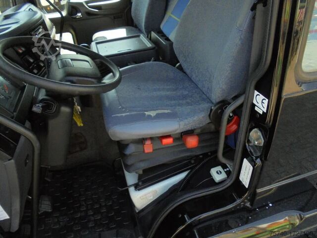 Koffer Volvo FL 8.180 + Manual + Dhollandia Lift