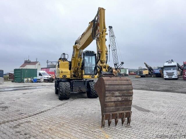 Wheel excavator Komatsu PW 160-11 Straßenzulassung + Anhängerkupplung