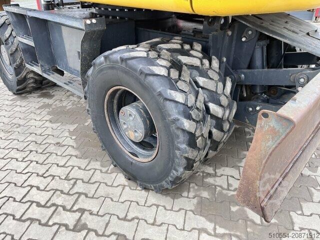 Wheel excavator Komatsu PW 160-11 Straßenzulassung + Anhängerkupplung