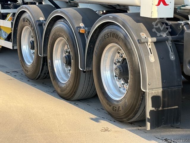 Ημιρυμουλκούμενο βυτιοφόρο KÄSSBOHRER AD-BLUE 28 cbm,Bartec Messanlage,Vogelsang Pumpe