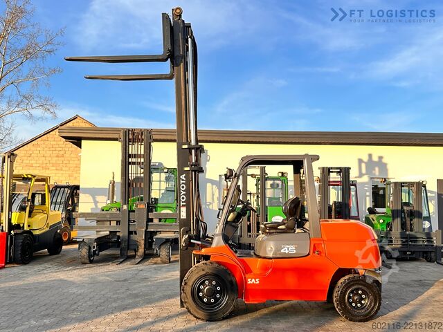 Heftruck Toyota 42-4FD40 / DIESEL / 4500KG / DUPLEX / FO