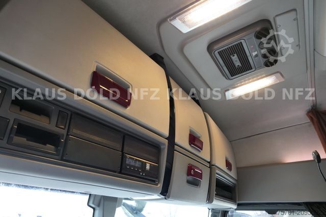 Standard tractor unit RENAULT T 520 Retarder 2-XL-Tank Standklima Sondermodell