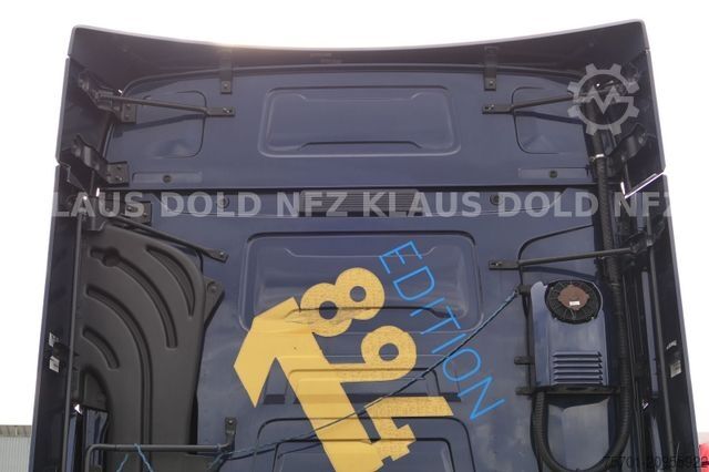 Standard tractor unit RENAULT T 520 Retarder 2-XL-Tank Standklima Sondermodell