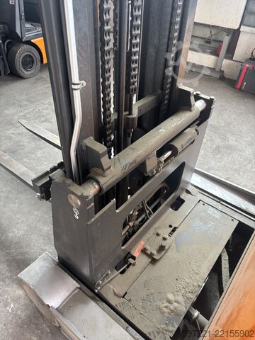 Chariots à mât rétractable Still FM-X10