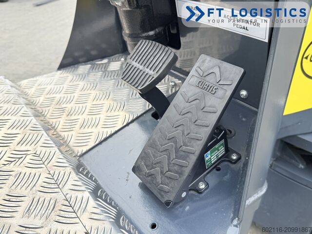 Carretilla elevadora de pasillo estrecho Combilift AISLE MASTER 15E TRIPLEX 5250 FREE-LIFT