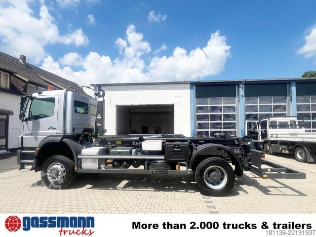 Autocamion cu cârlig pentru containere Mercedes-Benz Axor 1829 A 4x4