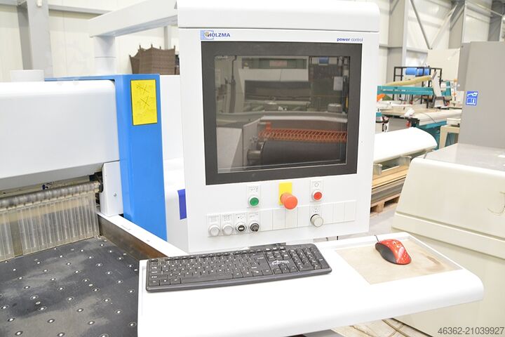 Ferăstrău cu panouri HOLZMA HPP250