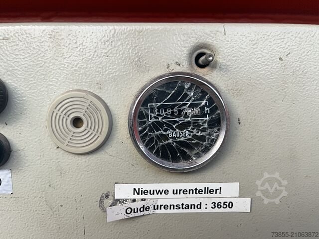 Makaslı kaldırma masası Holland-Lift Q135-DL24 Monostar (13.5 m)