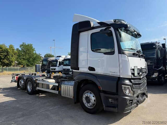 Felépítménycserélő teherautó MERCEDES-BENZ ACTROS 2540 L BDF-Fahrgestell LBW 1,5 T*LENK