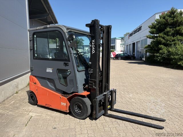 Elektrisk 4 -hjulet gaffeltruck Toyota 8 FBMT 25