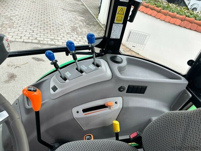 Voorlader Deutz-Fahr 5070 D Keyline mit Stoll Industriefrontlader