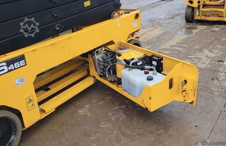 Scissor lift JCB S2646E