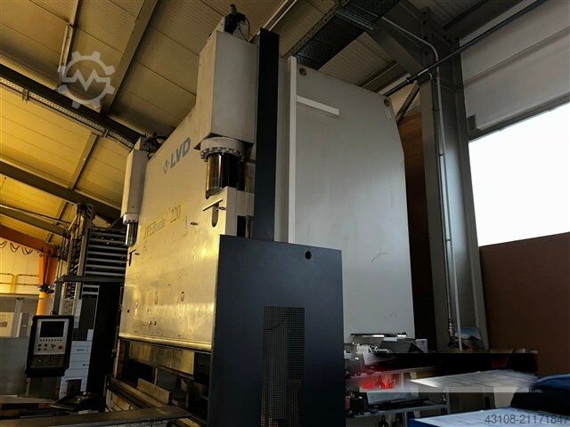 Ohraňovací lis LVD PPEB turbo 220