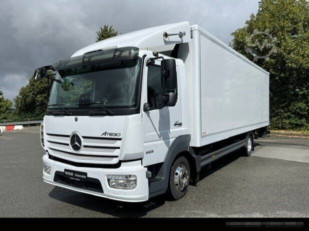 Furgone chiuso MERCEDES-BENZ Atego 823 L Koffer 7,30m* LBW 1to*Klima*Alu*TOP