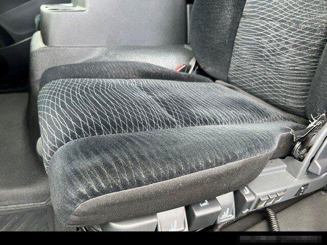 Furgone chiuso MERCEDES-BENZ Atego 823 L Koffer 7,30m* LBW 1to*Klima*Alu*TOP