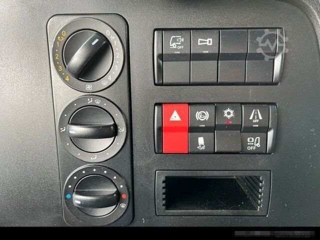 Furgone chiuso MERCEDES-BENZ Atego 823 L Koffer 7,30m* LBW 1to*Klima*Alu*TOP