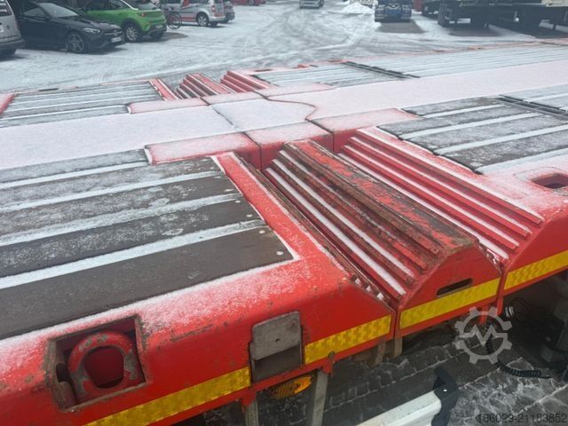 Werkplatform oplegger KÄSSBOHRER SPA Mega Tele Plattform Auflieger mit Radmulden